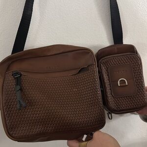 Vélez 100% leather brown Fanny pack with USB port